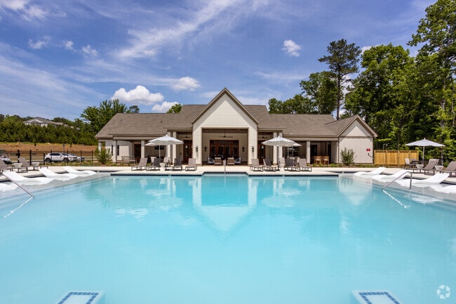 Piscina de agua salada/Baldas de bronceado - Longbridge