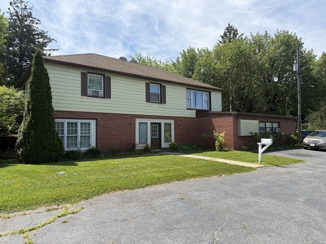 Building Photo - 1543 N Reading Rd