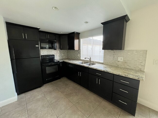 Photo - Spacious 3 Bedroom 1.5 Bath!!