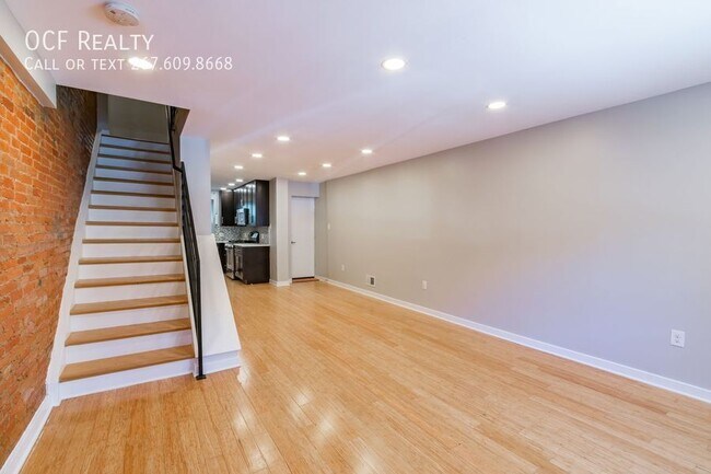 Photo - 2208 Montrose St