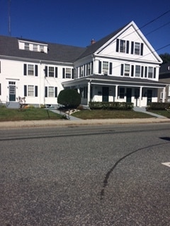 Newly renovated small one bedroom apartment in older classic building in foxboro center - 18 Wall St Apartments Unit 18wall#B