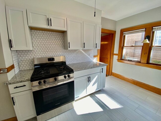 Photo - 3448 Girard Ave S Unit 3450