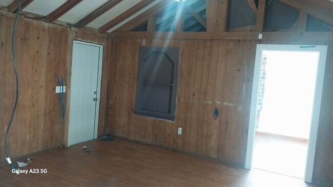 Photo - 2704 Poinsettia Ave