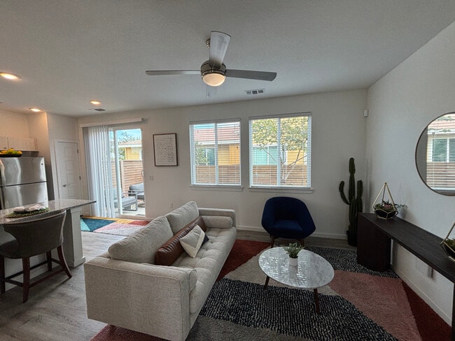 Photo - 151 Rikardson St Unit b2