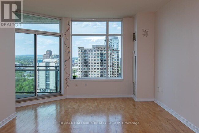 Photo - 570 Laurier Ave W Unité 1203