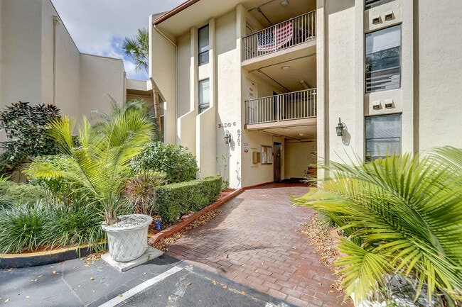 Photo - 6751 N University Dr Unit 302