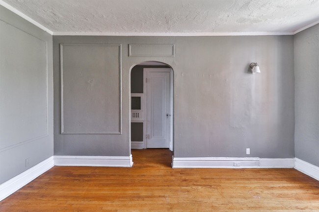 Photo - 3860 Bamberger Ave