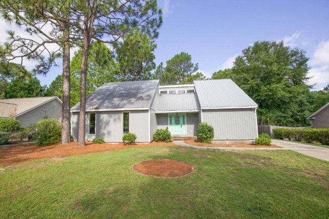 Photo - "Charming 3-Bedroom Retreat with Granite Touches and Cozy Fireplace on Winchester Rd!"