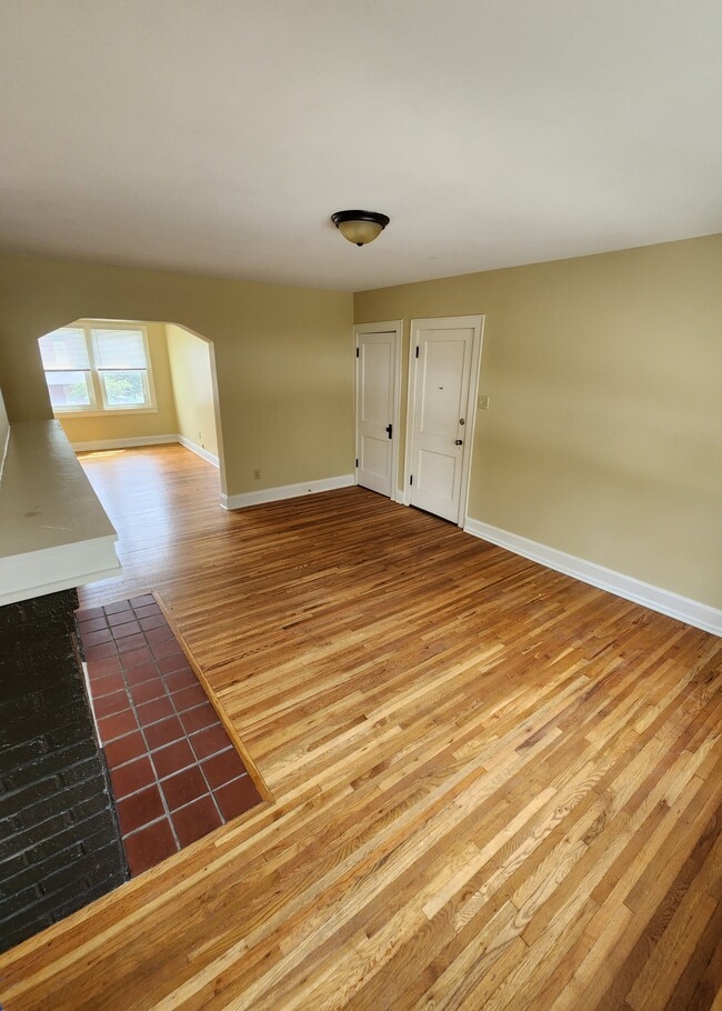 Building Photo - 69 E Arcadia Ave Unit D