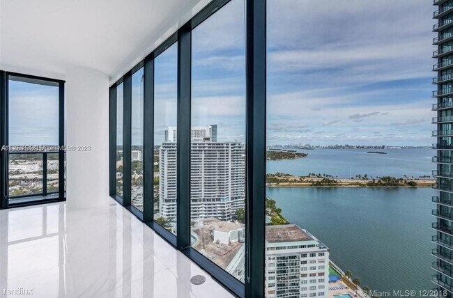 Photo - 1 br, 1.5 bath Condo - 650 NE 32nd St Unit... Unidad 2708