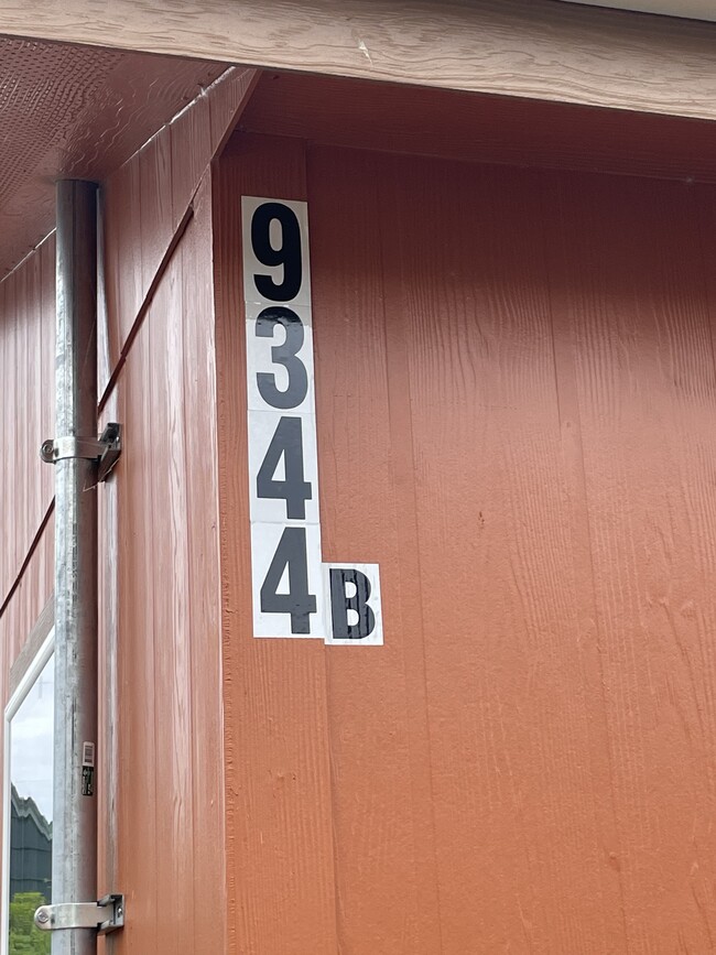 Photo - 9344 N Chicago Ave Unidad B