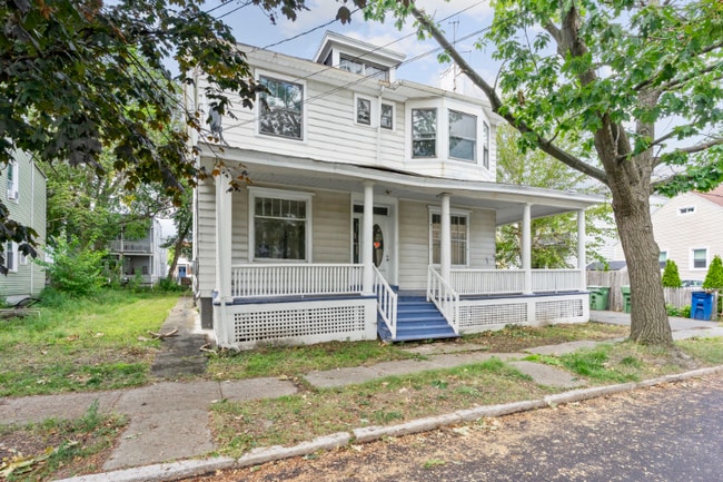 Building Photo - 4 Amity St Rental
