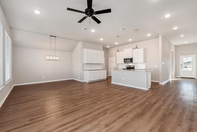 Photo - 3185 Normandy Way