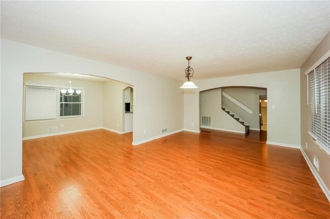 Photo - 6712 Collier Way