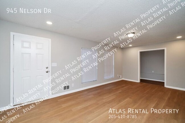 Photo - 945 Nelson Dr