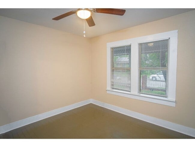 Building Photo - 1323 Lamar St Unit 1