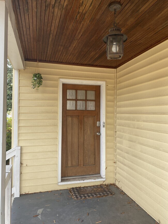 Photo - 1216 Hawthorne Dr