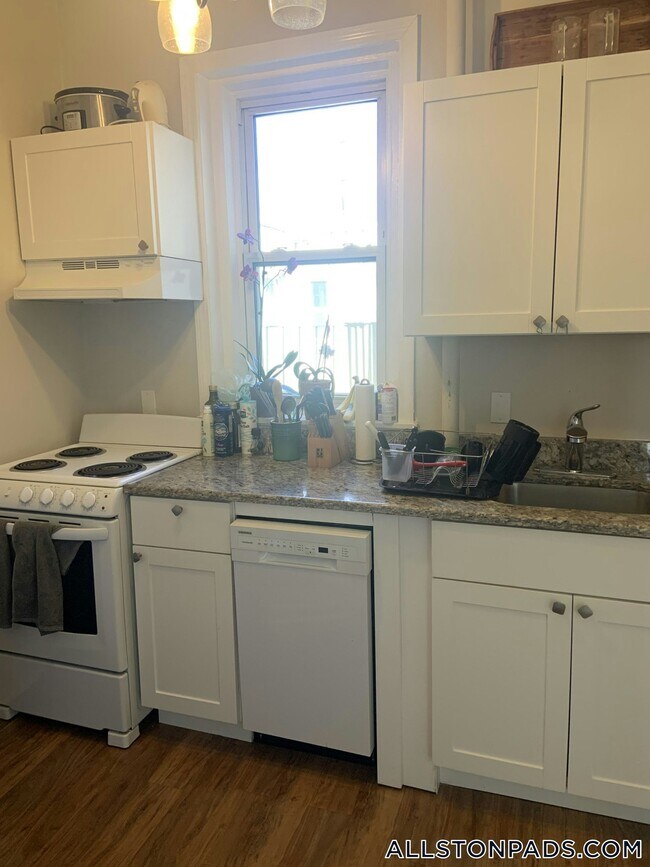 1189 Commonwealth Ave Unit 24