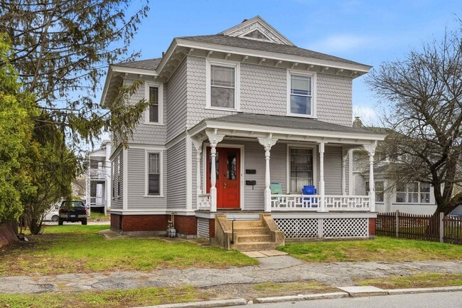 Building Photo - 747 Union St Unit 2