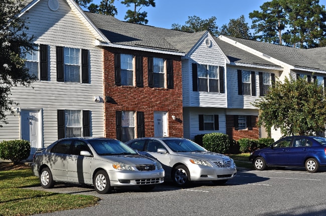 Photo - 1157 Fords Pointe Cir