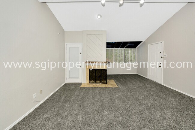 Photo - 2101 Count Fleet Dr Unidad 514