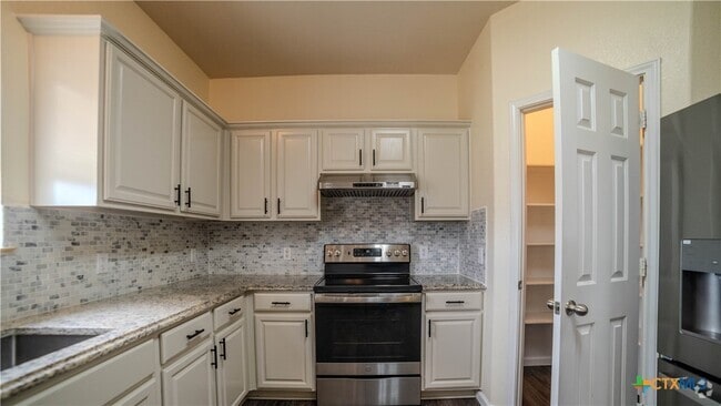 Building Photo - 6107 Bridgewood Dr Rental