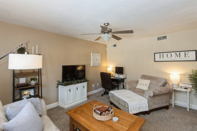 Photo - 212 Grandview Ct Unit 212