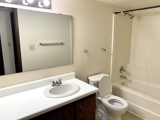 Photo - 850 Bridgit Ln Apartamentos