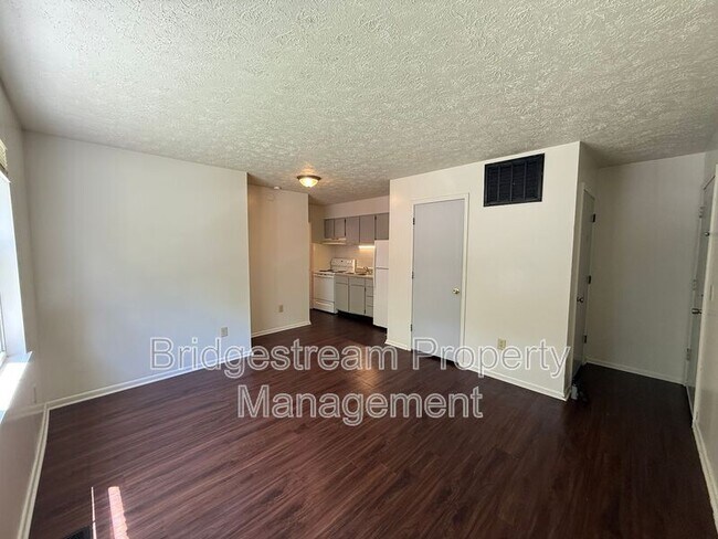 Photo - 3001 Idylwilde Blvd