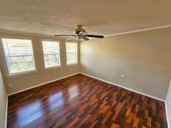 Photo - 6647 Sylvan Rd