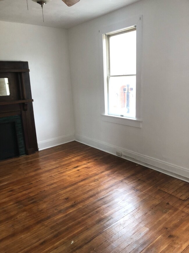 Building Photo - 902 Pittsburgh St Unit 902 B Rental