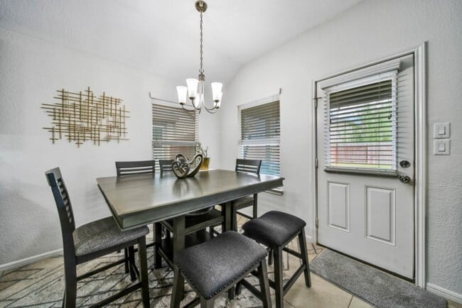 Photo - 2919 Iron Range Ct