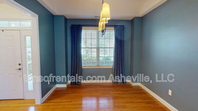 18 Spelter St