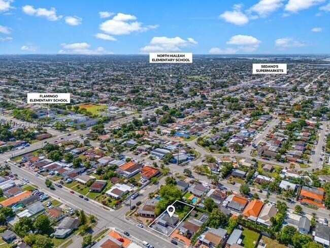 Photo - 911 E 32nd St