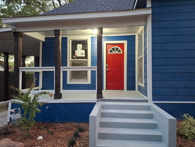 Building Photo - 430 E Woodard St Rental