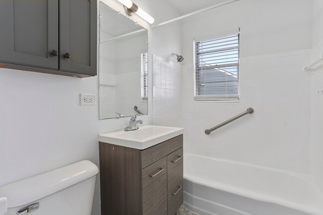 Photo - Roanoke Apartments