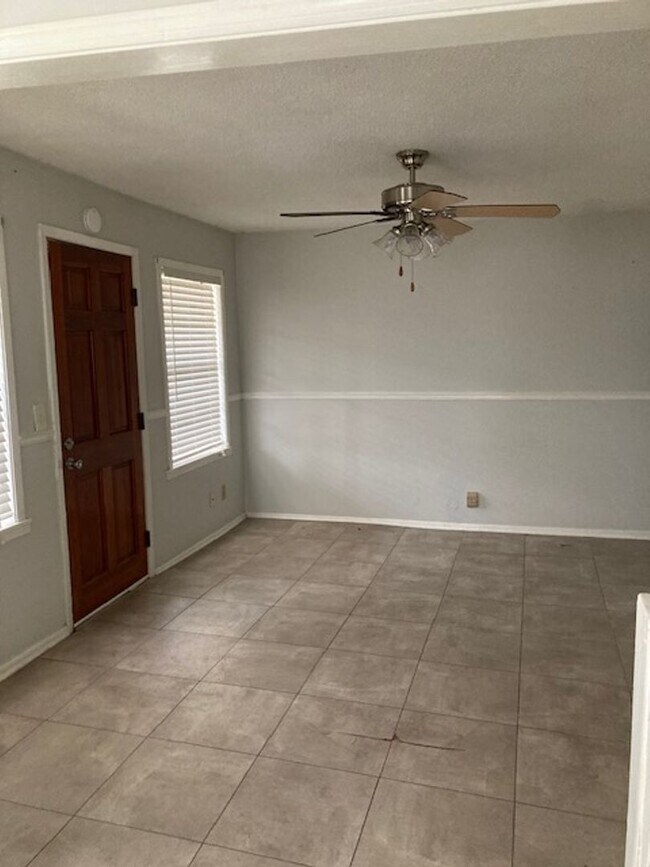 Pascagoula 2 Bedroom Rental House Rental in Pascagoula, MS