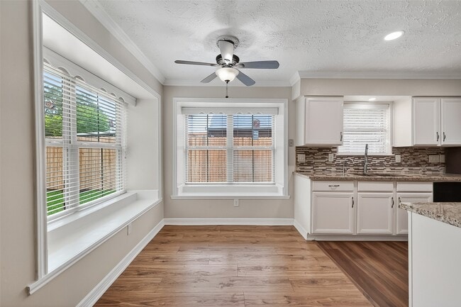 Photo - 13907 Old Village Ln