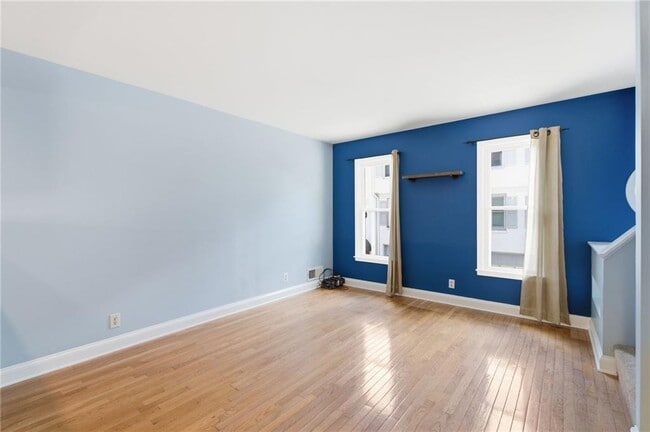 Photo - 856 St Charles Ave NE