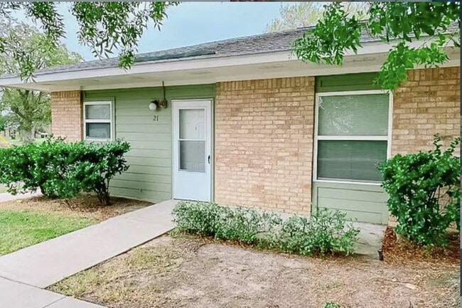 Building Photo - 308 N East St