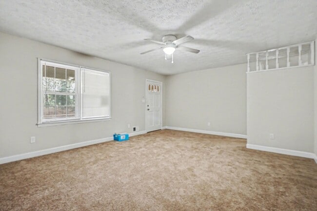 Photo - Large 3 Bedroom 2 Bath Home