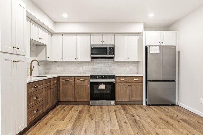 Photo - 4433 Maycrest Ave