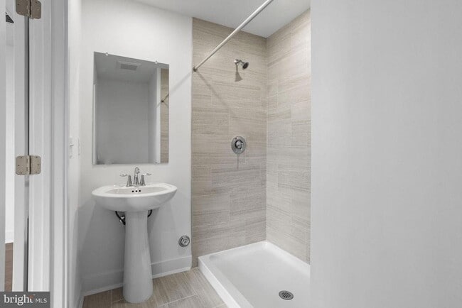 Photo - 140 ADA Hightower Ave