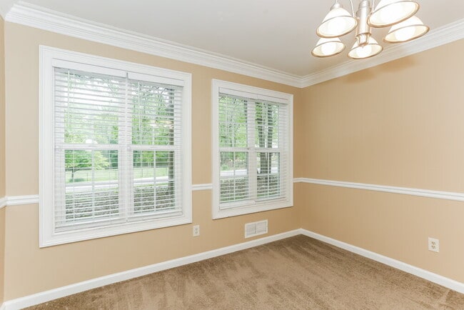 Photo - 520 Gregory Manor Dr SW