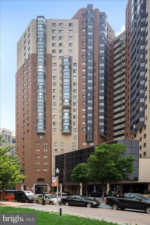 Building Photo - 900 N Stafford St Unit 1816