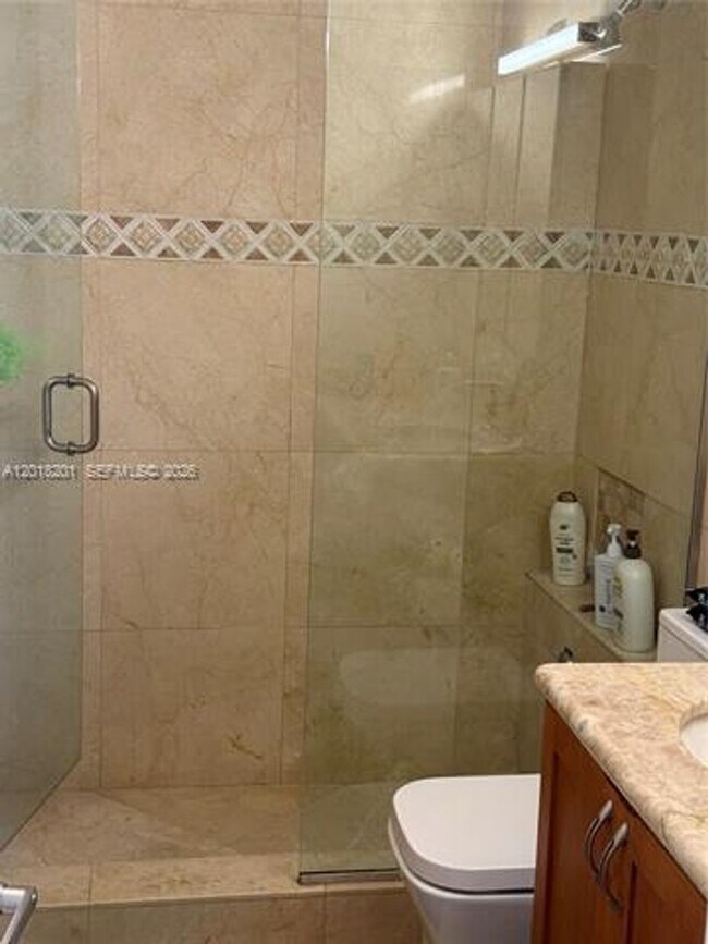 Photo - 5750 Collins Ave Unidad 5750 Collins Ave # 9K