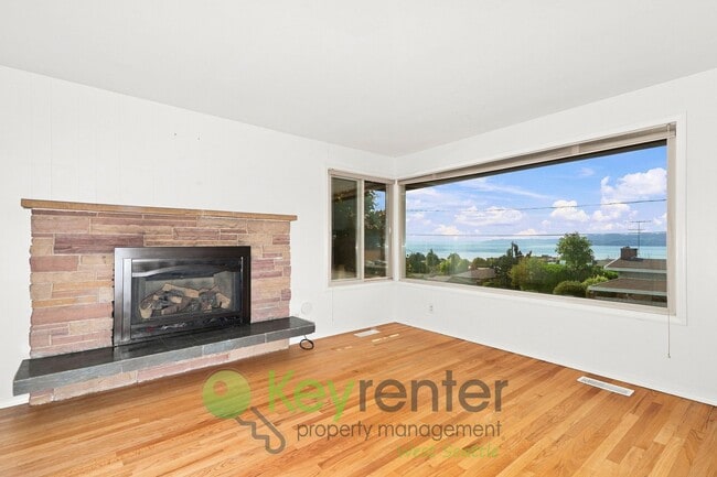Photo - 924 S 226th Pl