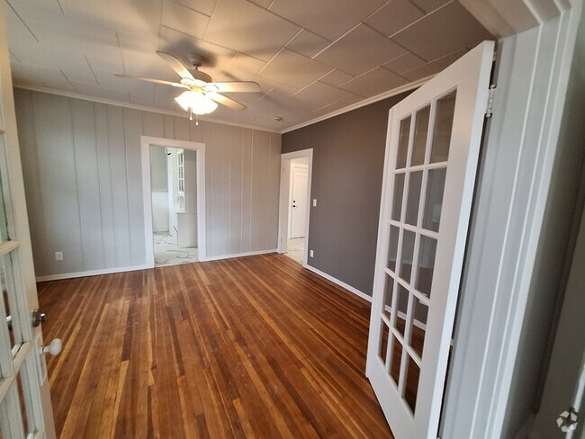 Building Photo - 2503 Fairview Ave Unit 2501-2503 Fairview Ave #2 Rental