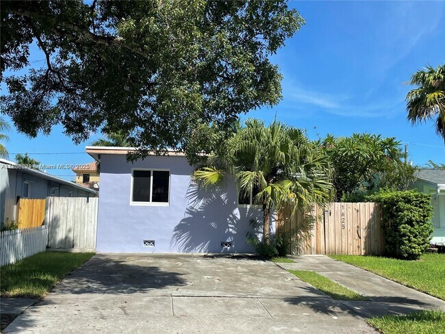 Building Photo - 1625 Fletcher St Unit 1 Rental