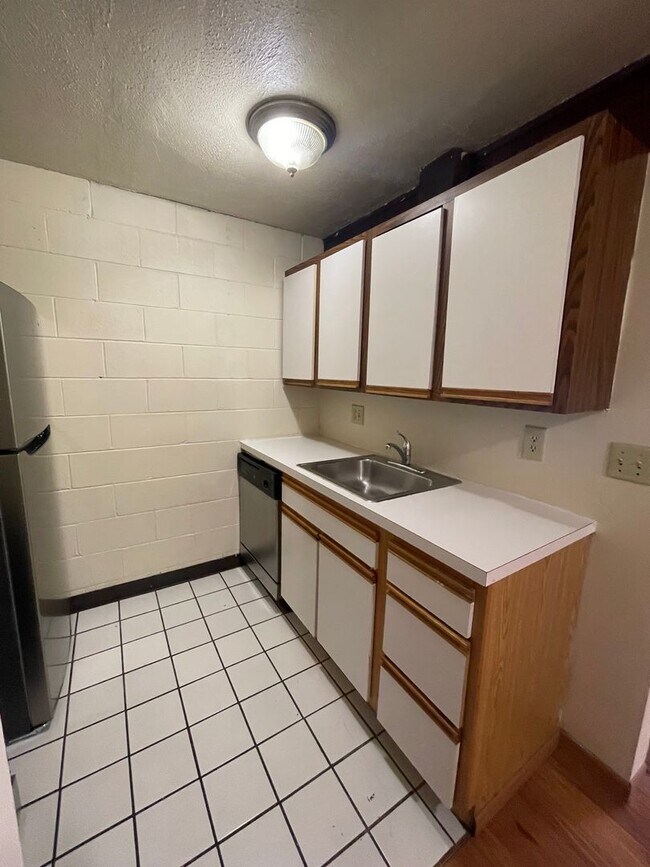64 W Northwood Ave Unit D